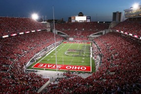 乐鱼体育登录-拉拉维亚：与东契奇里夫斯共舞的篮球之路，再感恩爱德华兹的提携与认可